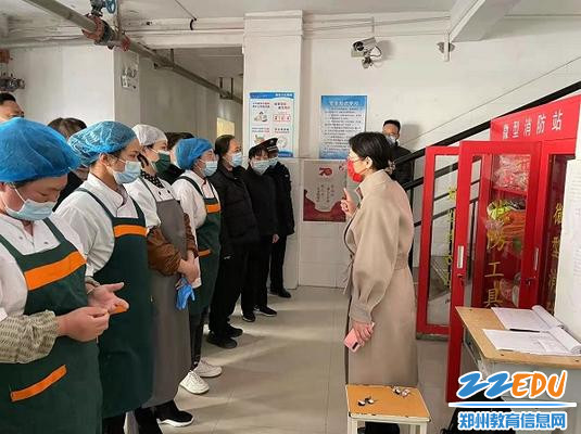 副校长彭安荣强调校园消防注意事项 副校长彭安荣强调校园消防注意事项