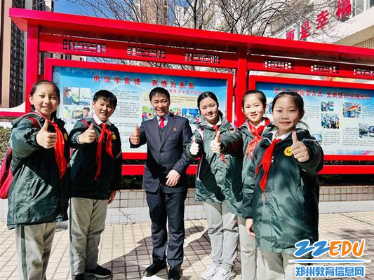 文一少先队员们为徐叔叔的精神点赞 文一少先队员们为徐叔叔的精神点赞