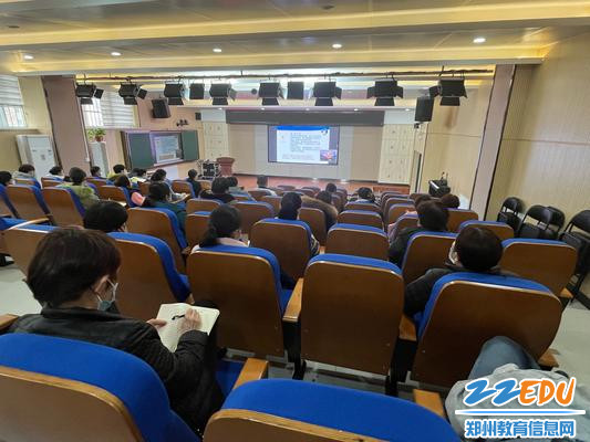 餐厅从业人员参加会议学习 餐厅从业人员参加会议学习