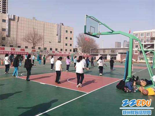 4.体育组组长武拓疆老师 4.体育组组长武拓疆老师