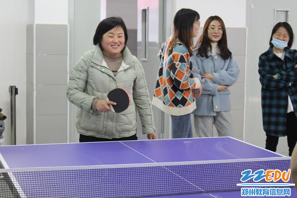 乒乓添活力女神最美丽郑州经开区龙飞中学举办乒乓球比赛
