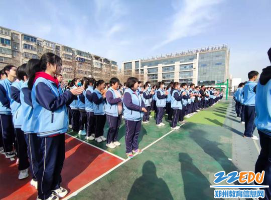 生命安全教育获得师生的经久不息的掌声 生命安全教育获得师生的经久不息的掌声