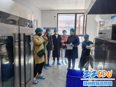 20222.3.9江山路第一小学家长陪餐日活动6_调整大小 20222.3.9江山路第一小学家长陪餐日活动6_调整大小