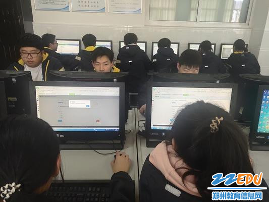 新学期开学,学校迅速启动了全校学生的心理健康普查 新学期开学,学校迅速启动了全校学生的心理健康普查