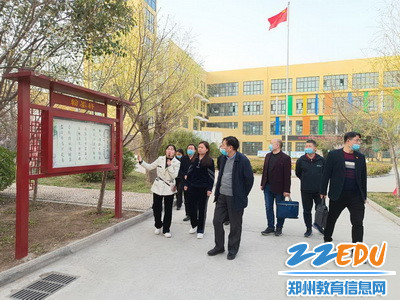 实地考察校园文化长廊_调整大小 实地考察校园文化长廊_调整大小