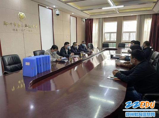 学校领导向检查组汇报工作 学校领导向检查组汇报工作