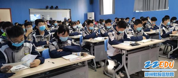 学生提前到位 学生提前到位