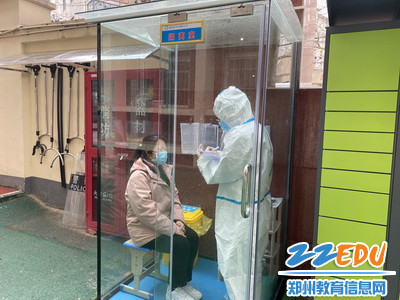 3.为入校体温异常的学生复测体温并询问接触史_调整大小 3.为入校体温异常的学生复测体温并询问接触史_调整大小