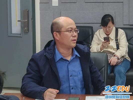 2副校长王宏亮对家访月活动提出要求 2副校长王宏亮对家访月活动提出要求