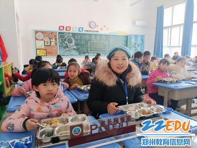 3.18惠济区长兴路实验小学家长陪餐活动 (8)_调整大小 3.18惠济区长兴路实验小学家长陪餐活动 (8)_调整大小