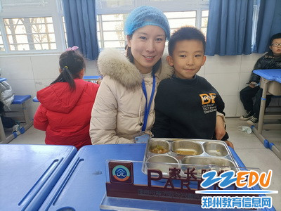 3.18惠济区长兴路实验小学家长陪餐活动 (3)_调整大小 3.18惠济区长兴路实验小学家长陪餐活动 (3)_调整大小