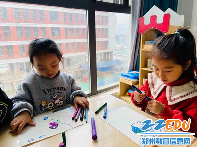 1.大班的孩子运用绘画形式制作小水滴的旅行故事_调整大小 1.大班的孩子运用绘画形式制作小水滴的旅行故事_调整大小