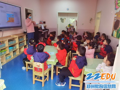 教师给孩子讲解如何预防结核病_调整大小 教师给孩子讲解如何预防结核病_调整大小