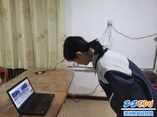 鞠躬致敬, 鞠躬致敬,