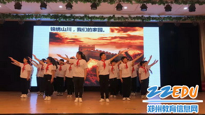 4.7 学生朗诵《黄河颂》_调整大小 4.7 学生朗诵《黄河颂》_调整大小