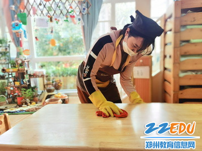 教师打扫卫生照片_调整大小 教师打扫卫生照片_调整大小