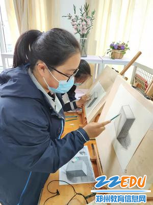 3.专心画画1 3.专心画画1