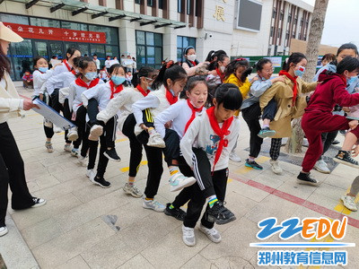 银山路小学10岁成长礼团体竞赛之开火车_调整大小 银山路小学10岁成长礼团体竞赛之开火车_调整大小