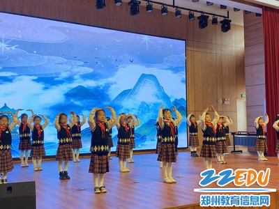 学校黄河诗词手势舞活动_调整大小 学校黄河诗词手势舞活动_调整大小