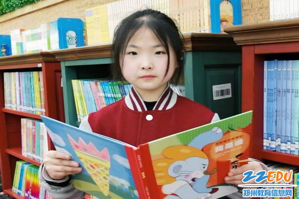 王紫嫣参加活动(1) 王紫嫣参加活动(1)