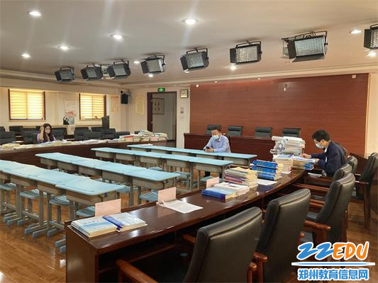 1郑州市第四初级中学开展教学常规检查工作