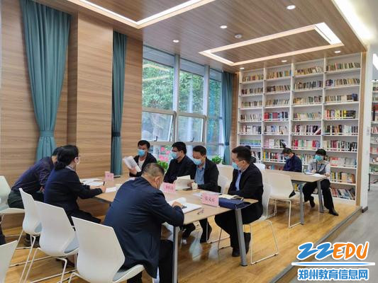 对学校创建郑州市中小学示范性图书馆工作进行实地评估