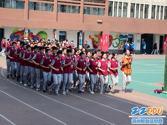 整齐划一的队伍 整齐划一的队伍