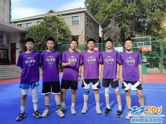 2023届4班篮球队员合影 2023届4班篮球队员合影