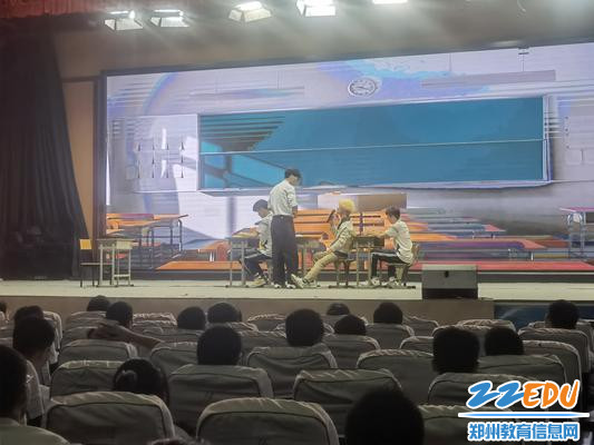 6心理剧演出中 6心理剧演出中