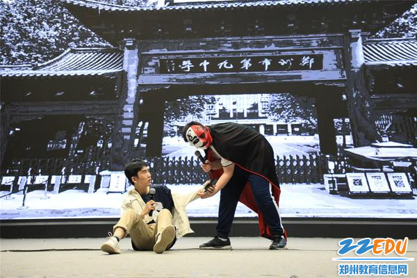 5心理剧《彷徨》展示了一位青少年如何从沉迷手机游戏中走出来的故事2 5心理剧《彷徨》展示了一位青少年如何从沉迷手机游戏中走出来的故事2