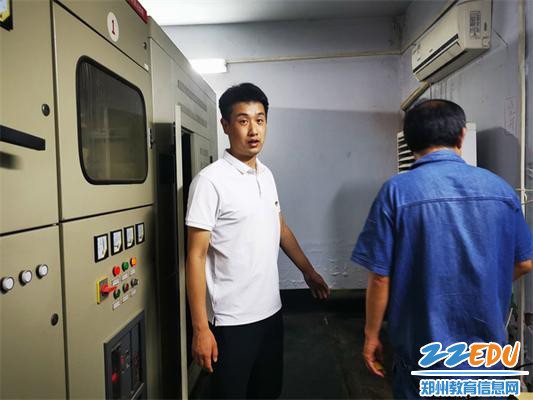 检查配电房 检查配电房