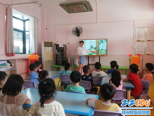 实习生在郑州市经开区青青美庐幼儿园实习