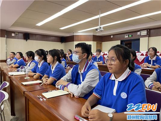 3参加培训的心理委员 3参加培训的心理委员