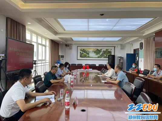1、郑州市第十四高级中学迎接市教育秋季安全检查