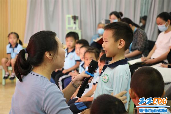 6.教工幼儿园刘茜老师进行语言活动展示《找皇冠》