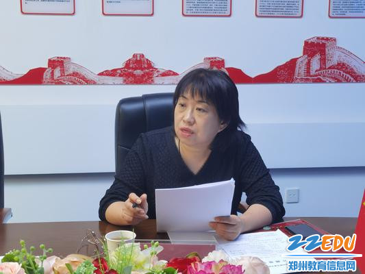 河南省基础教育课程与发展中心课题管理办公室主任丁亚宏进行点评