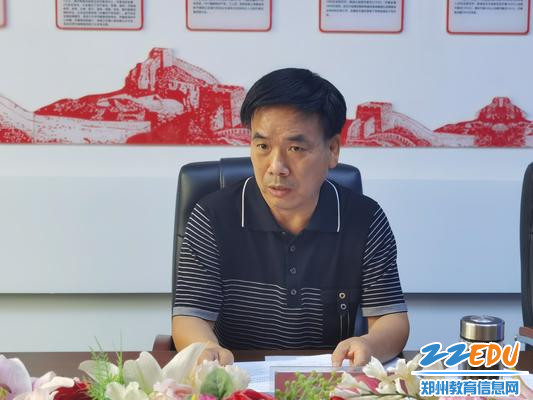 河南省教育科学规划与评估院副院长周宝荣进行点评
