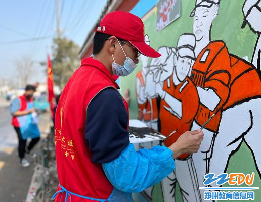 学校组织动漫社团学生助力乡村建设