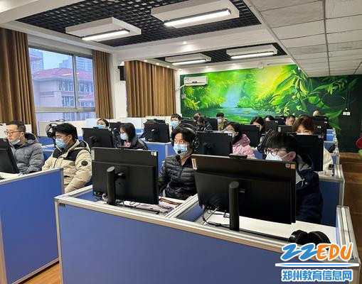师生齐奋发 吹响新学期的新号角 师生齐奋发 吹响新学期的新号角