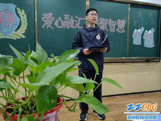 候选人进行慷慨激昂的演讲 候选人进行慷慨激昂的演讲