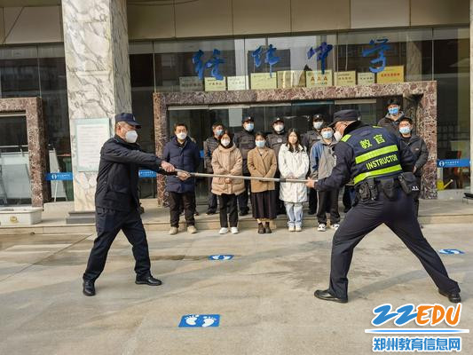 讲解钢叉的正确使用方法 讲解钢叉的正确使用方法