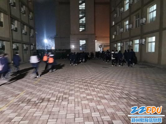 有序撤离 有序撤离