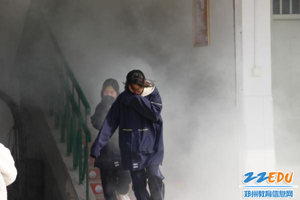 冲出教学楼 冲出教学楼