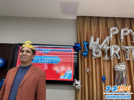 教师代表吴先陶老师自创诗歌《我们就在这里》给学生送上最特别的祝福_副本 教师代表吴先陶老师自创诗歌《我们就在这里》给学生送上最特别的祝福_副本