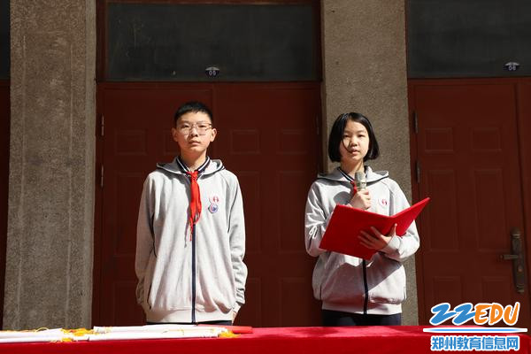 学生代表做主题演讲《安全伴我行》 学生代表做主题演讲《安全伴我行》