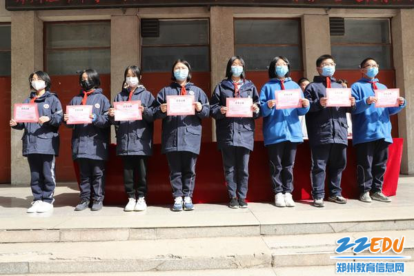 2025届优秀寝室长合影留念 2025届优秀寝室长合影留念