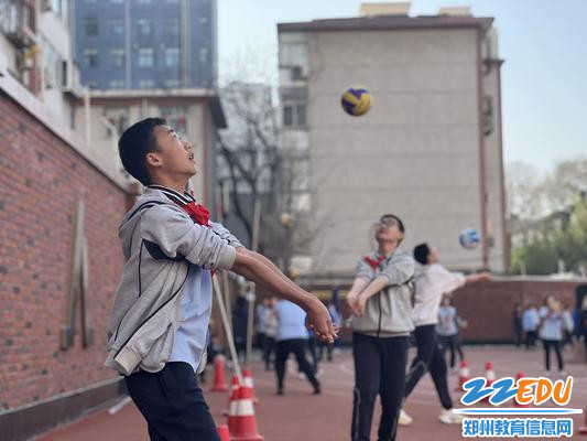 专注比赛,展获佳绩 专注比赛,展获佳绩