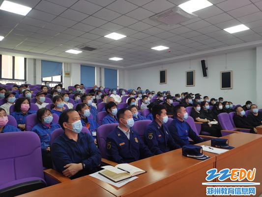 学校后勤保障人员共计108人参加消防安全知识和技能培训 学校后勤保障人员共计108人参加消防安全知识和技能培训