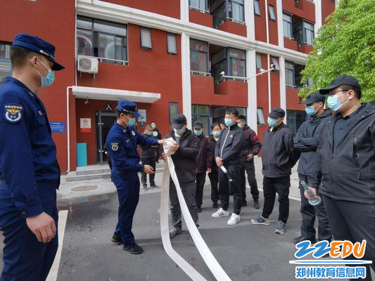 练习消防栓水袋正确收放方法 练习消防栓水袋正确收放方法