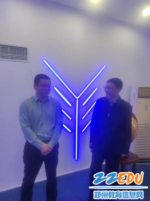 5郑州市金融学校校长付强与汉江技师学院校长柳枝春进行深入交流 5郑州市金融学校校长付强与汉江技师学院校长柳枝春进行深入交流